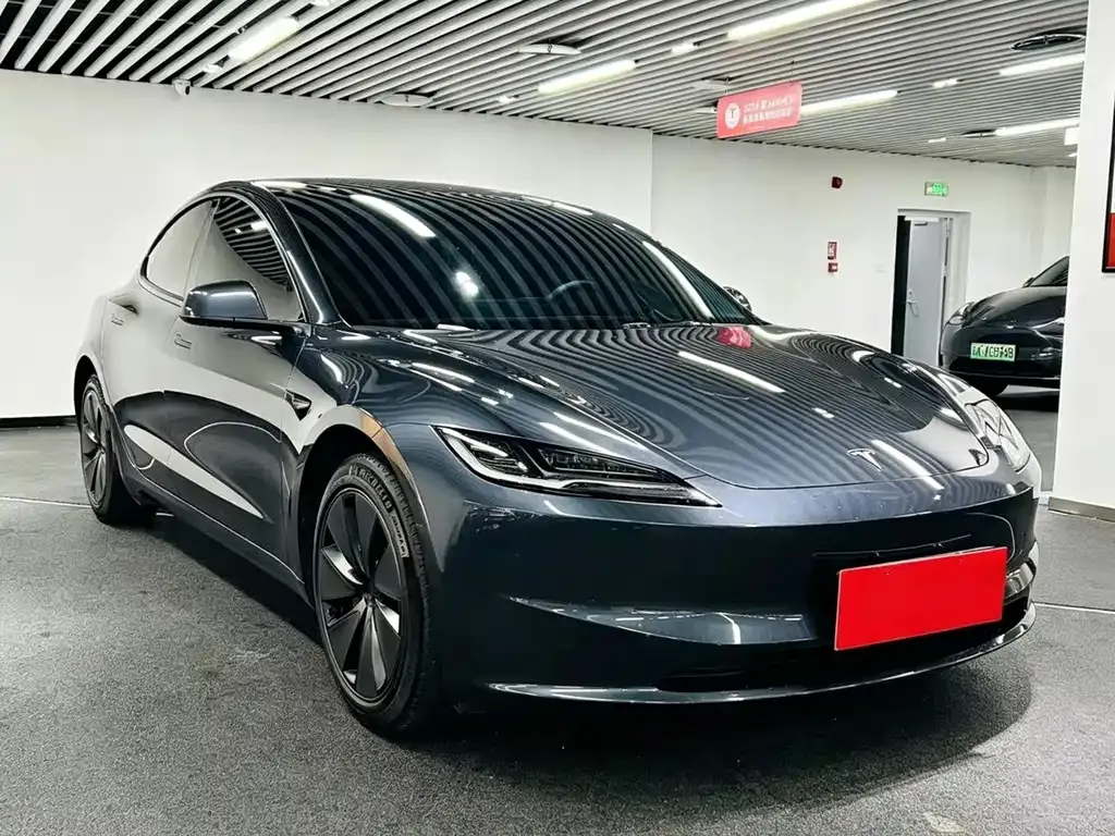 Tesla Model 3 — фото 4