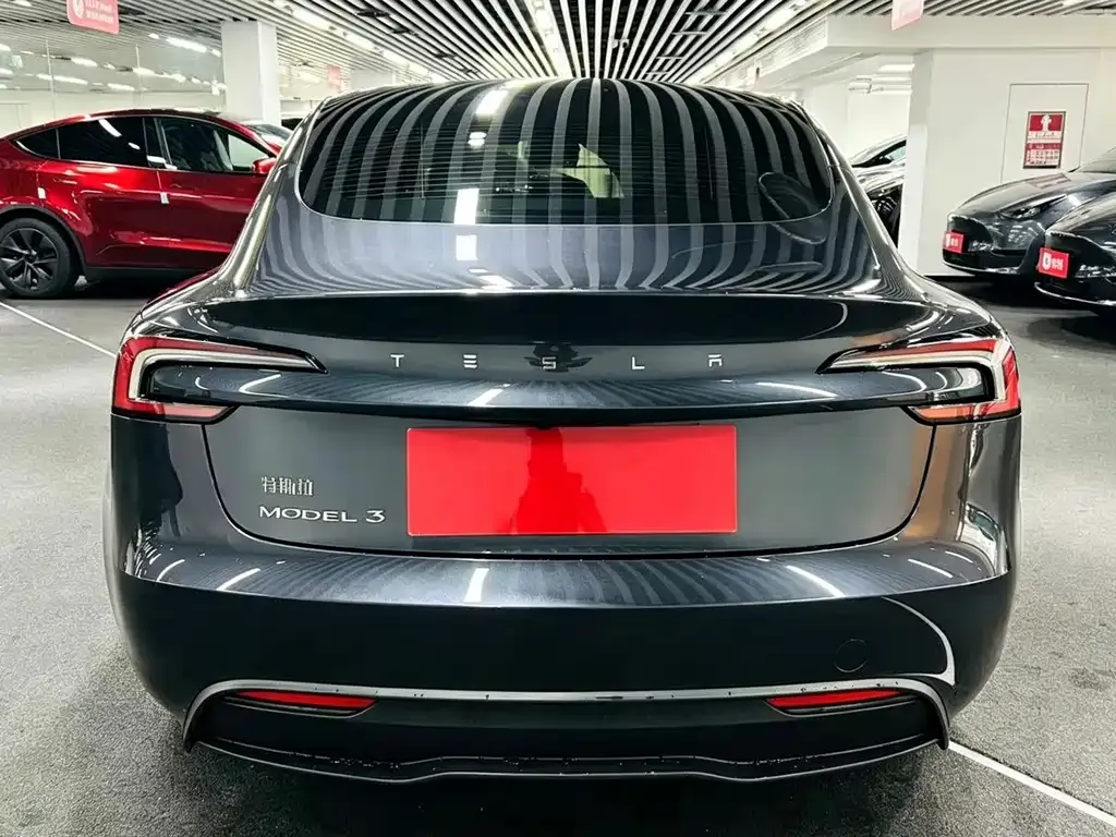 Tesla Model 3 — фото 6