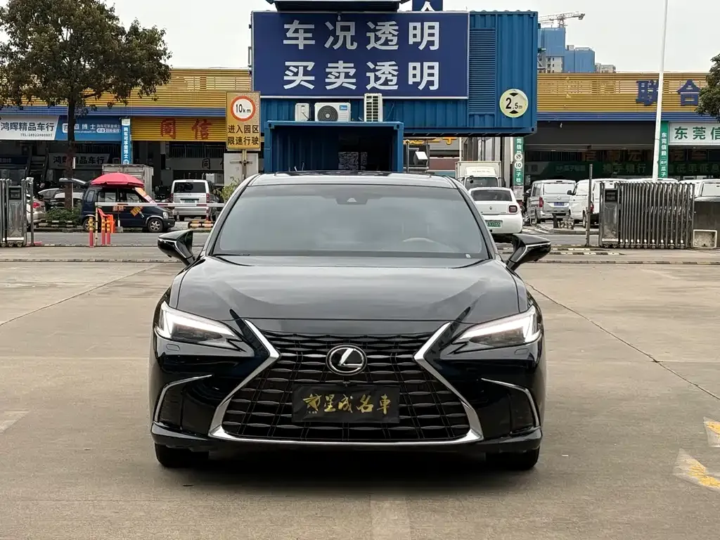 Lexus ES — фото 10