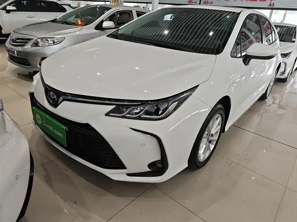 Toyota Corolla — фото 1