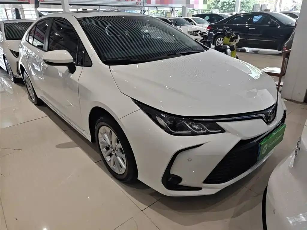Toyota Corolla — фото 5