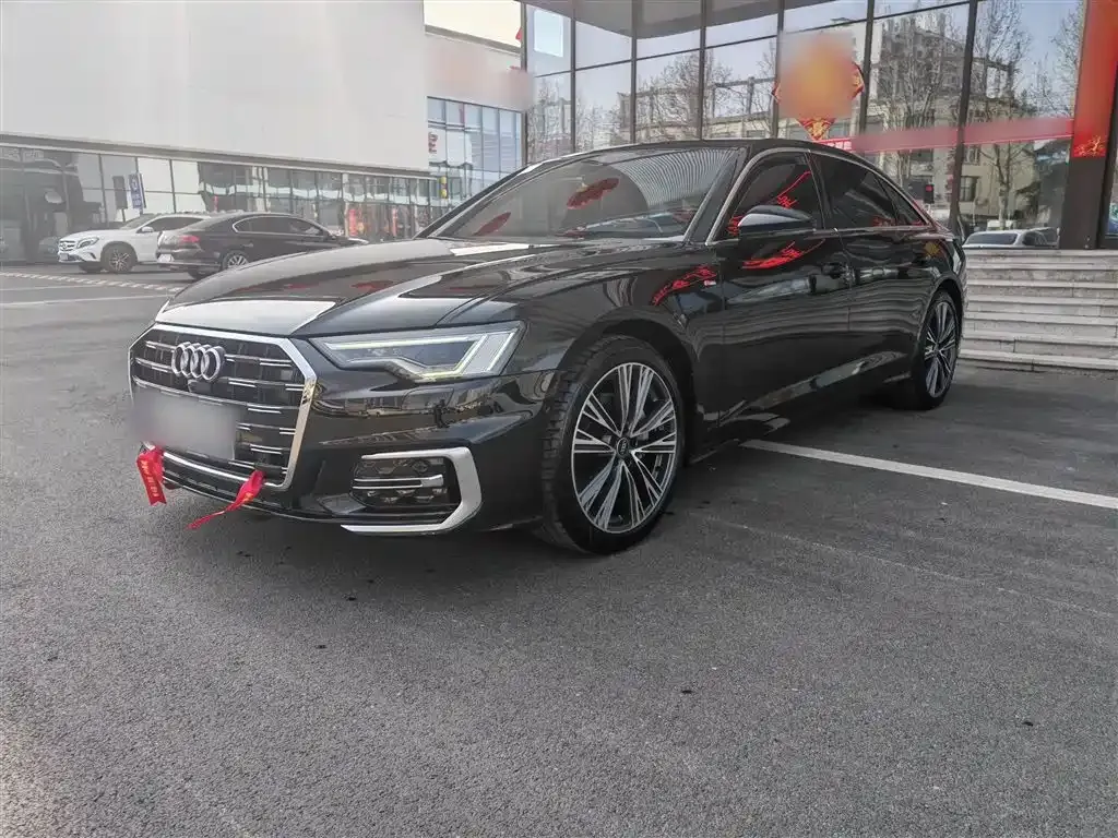 Audi A6L — фото 1