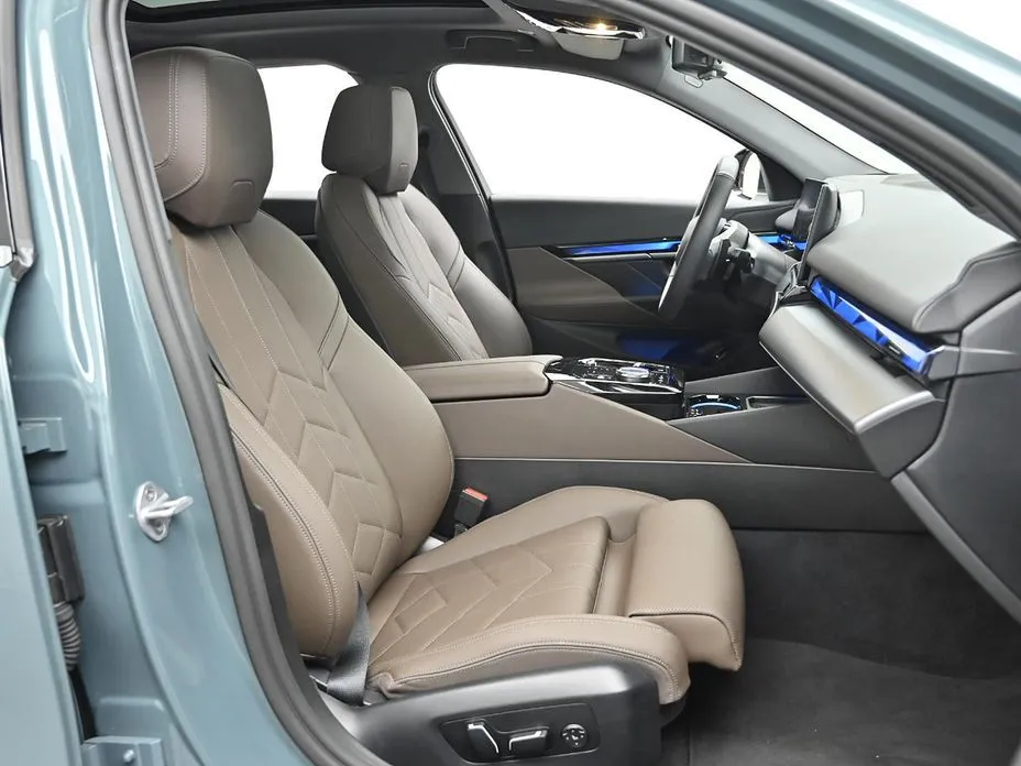 BMW 5-Series 2025 из KR, фото 8