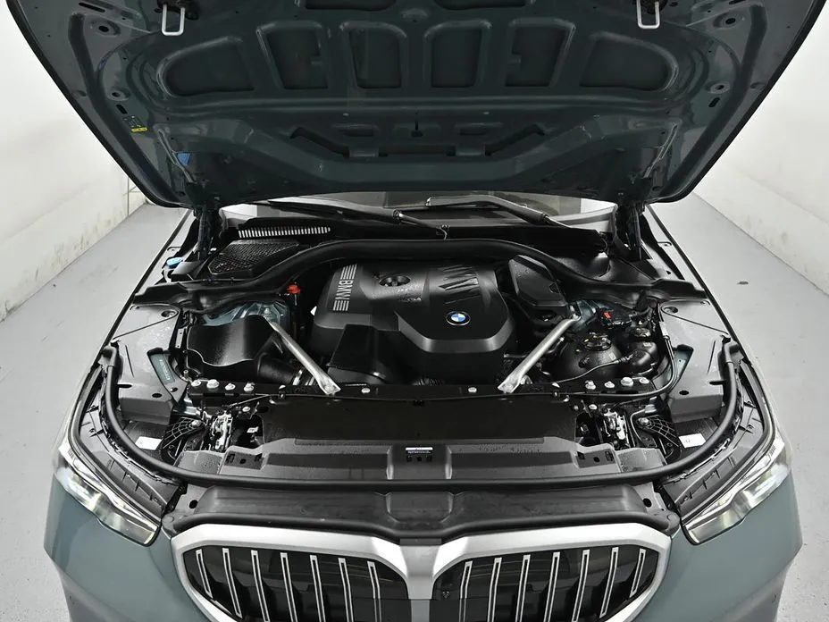BMW 5-Series 2025 из KR, фото 10