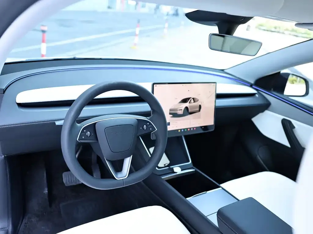 Tesla Model Y — фото 2