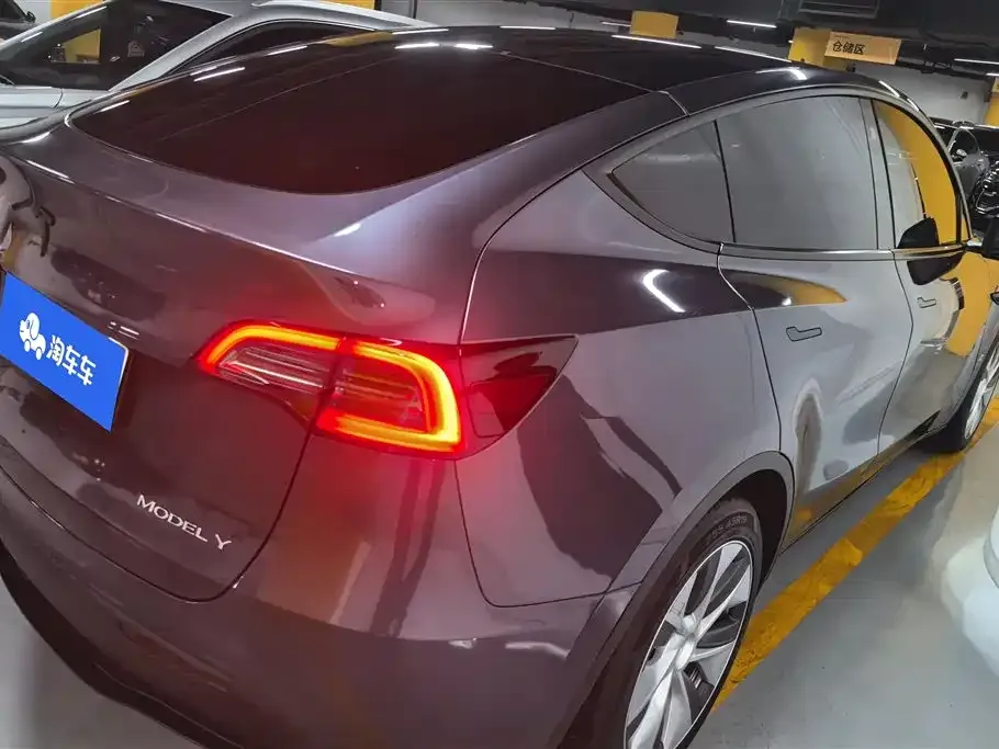 Tesla Model Y — фото 10