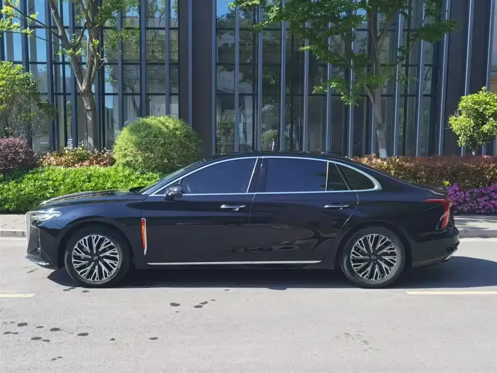 Hongqi H5 — фото 3