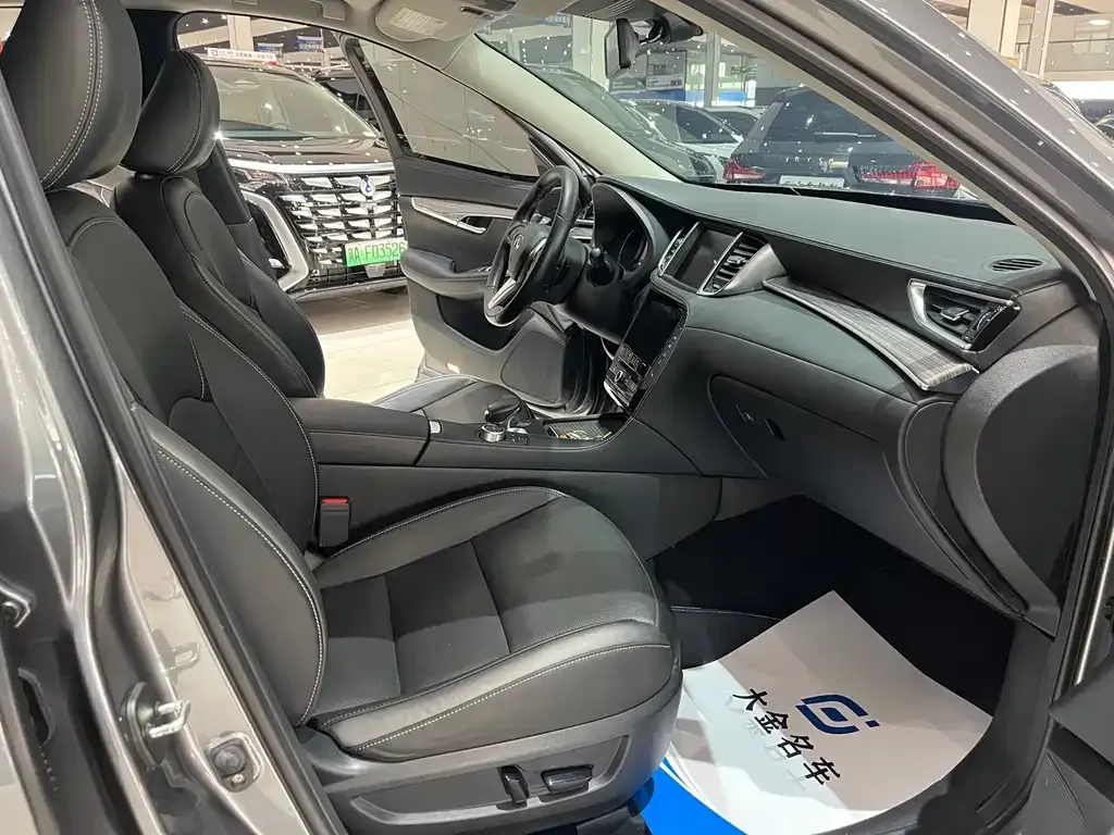 Infiniti QX50 2021 из CN, фото 3