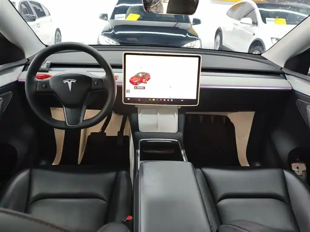 Tesla Model Y — фото 5
