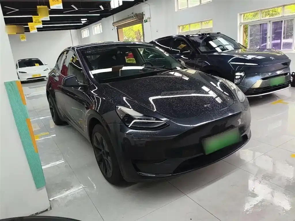 Tesla Model Y — фото 8