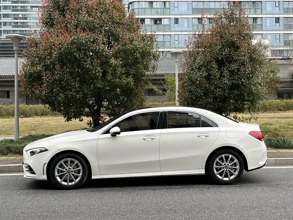 Mercedes-Benz A-Class — фото 10