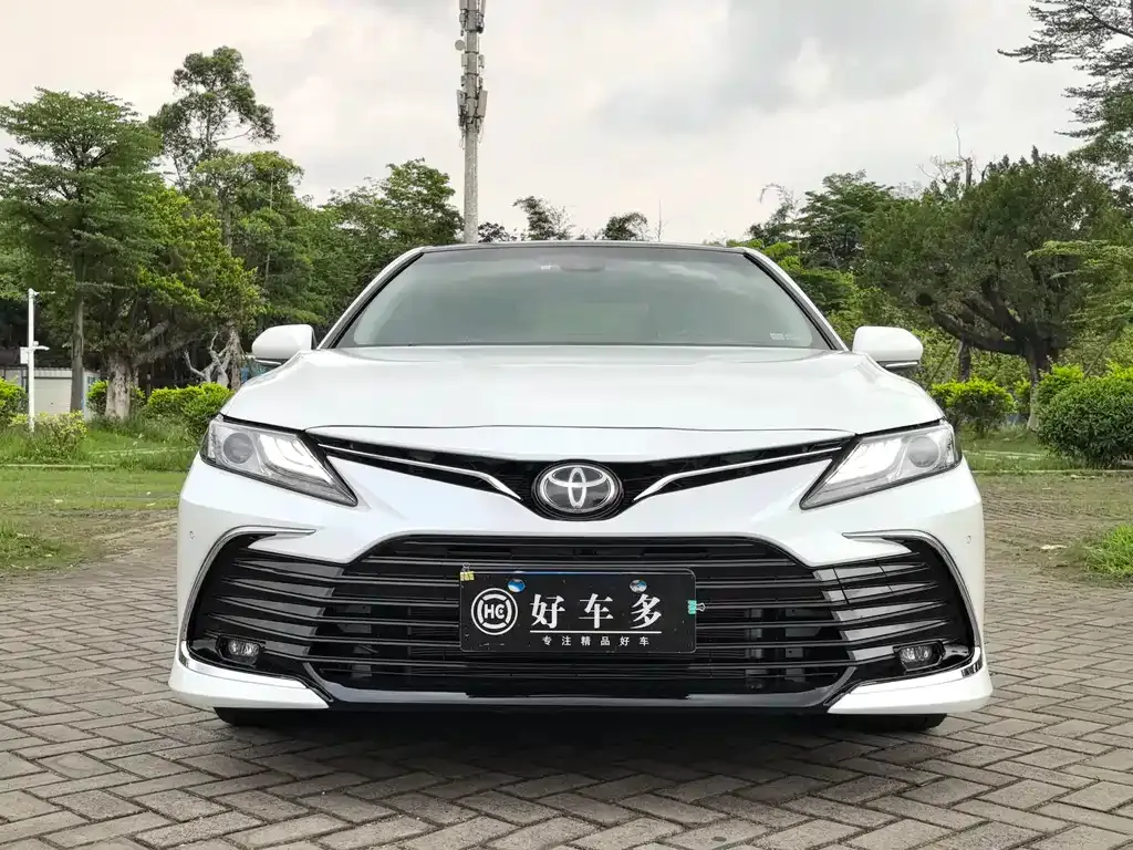 Toyota Camry — фото 8