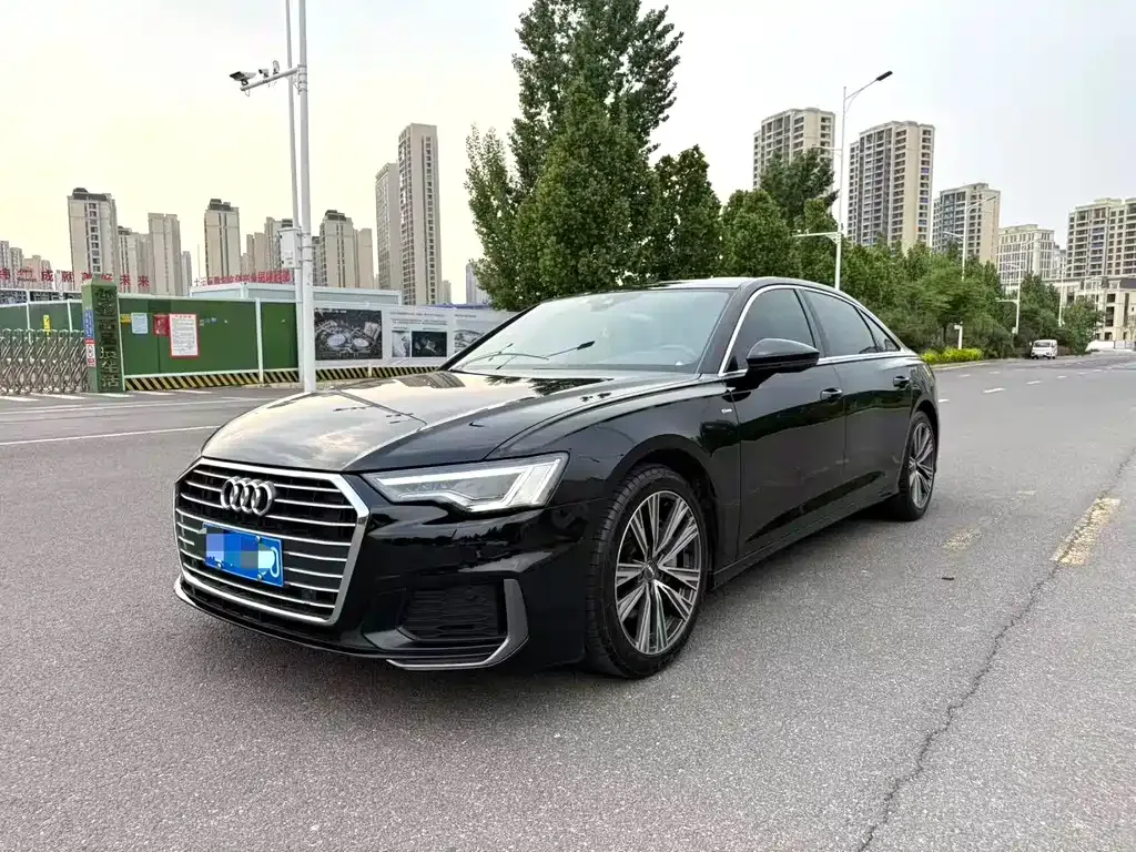 Audi A6L — фото 1