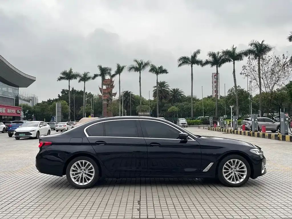 BMW 5 Series — фото 10