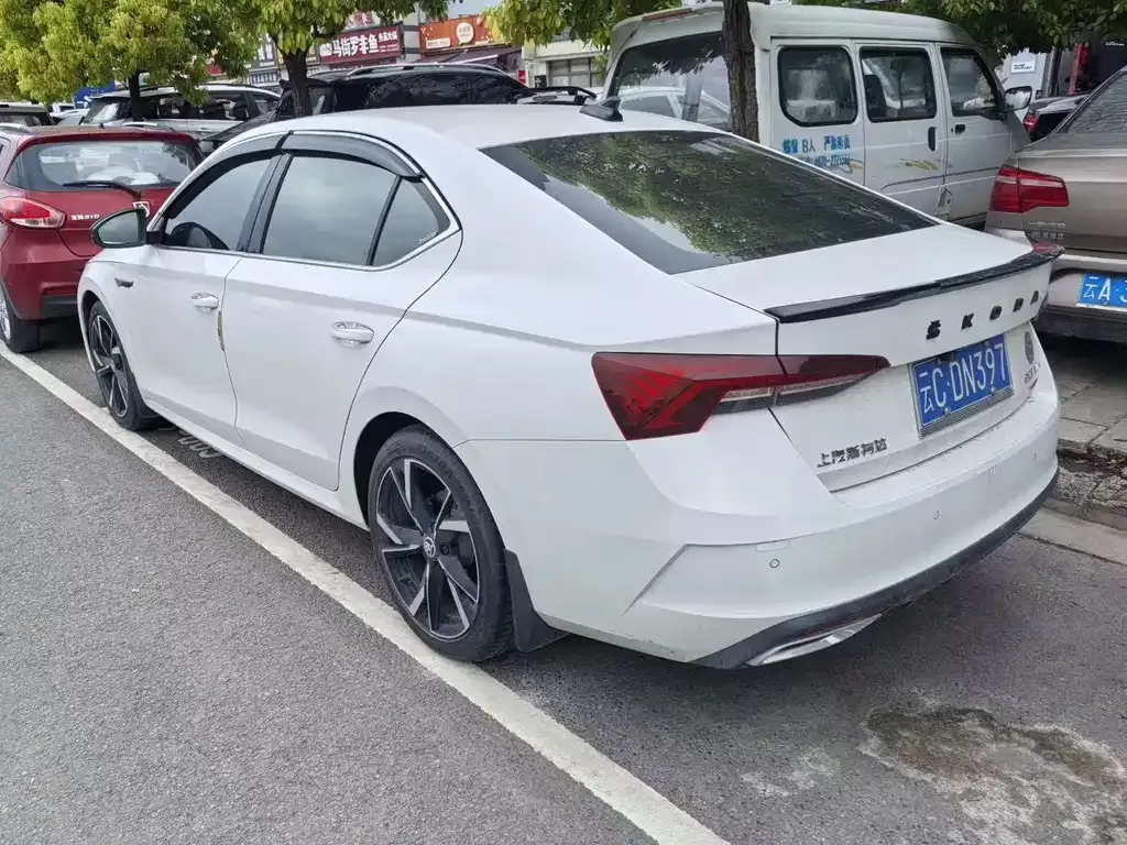 Skoda Octavia — фото 10