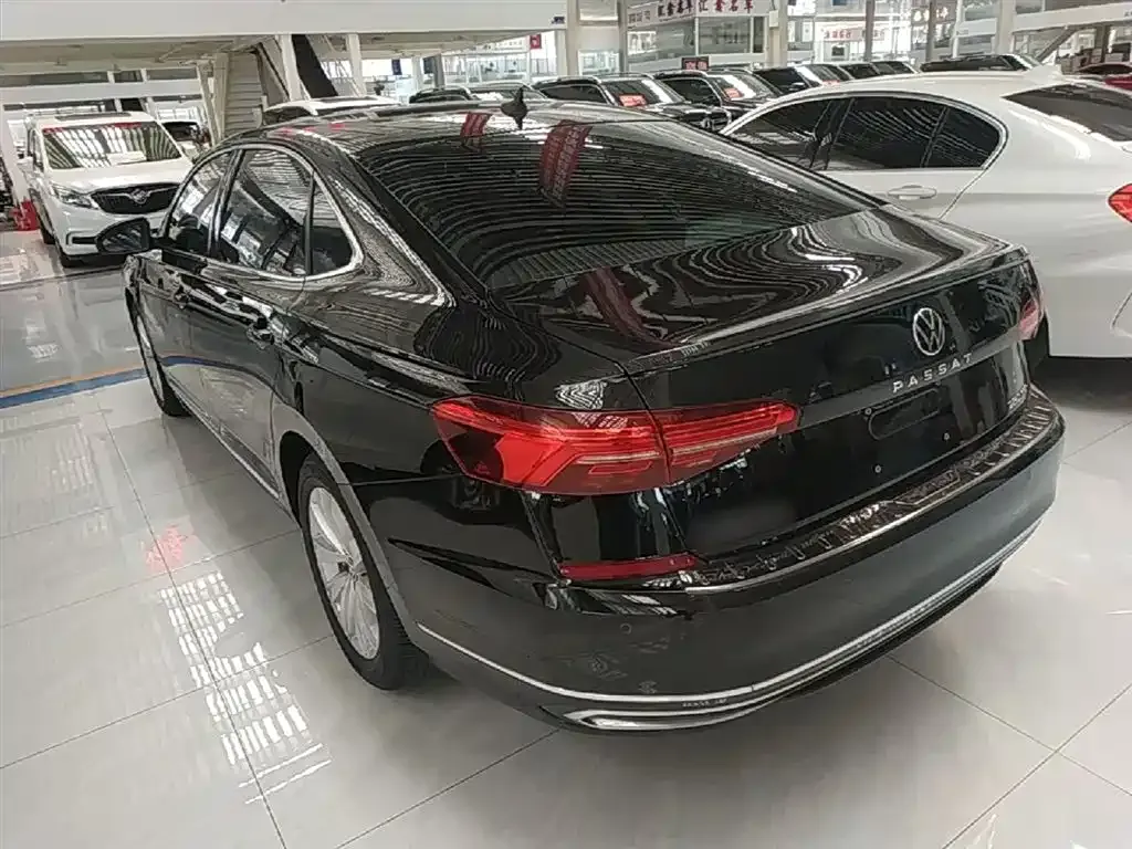 Volkswagen Passat 2021 из CN, фото 2