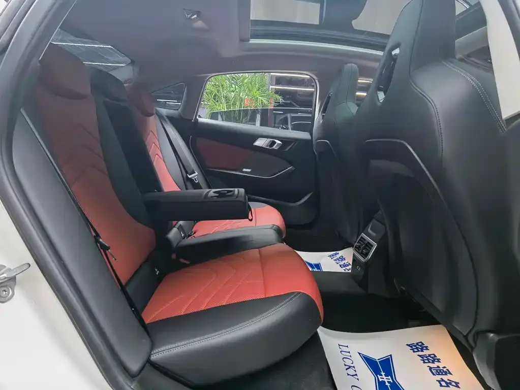 BMW 2 Series 2025 из CN, фото 4