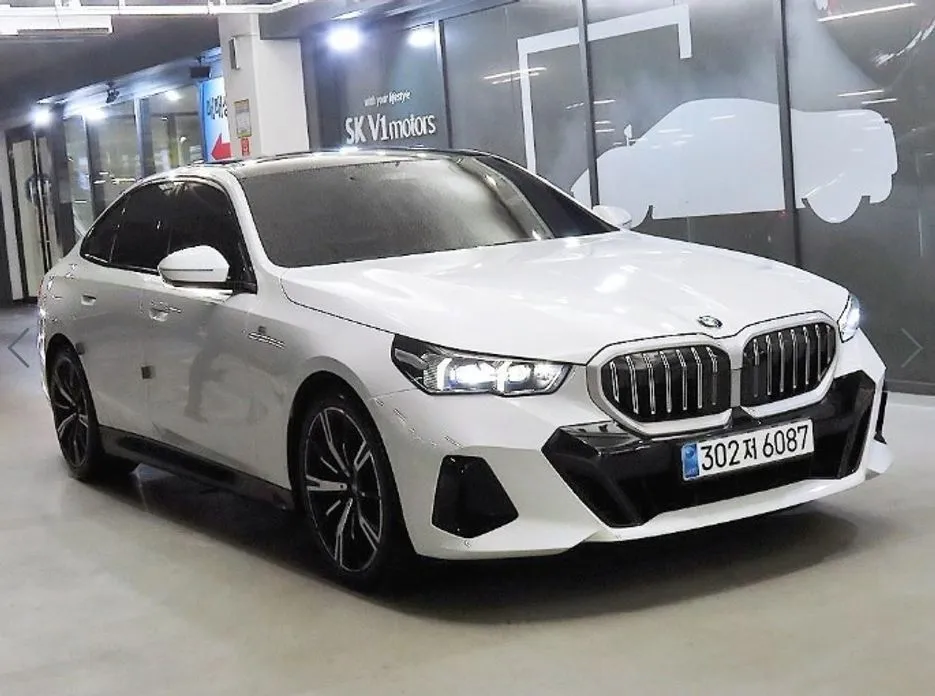 BMW 5-Series — фото 1