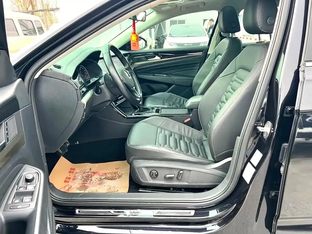 Volkswagen Passat — фото 10