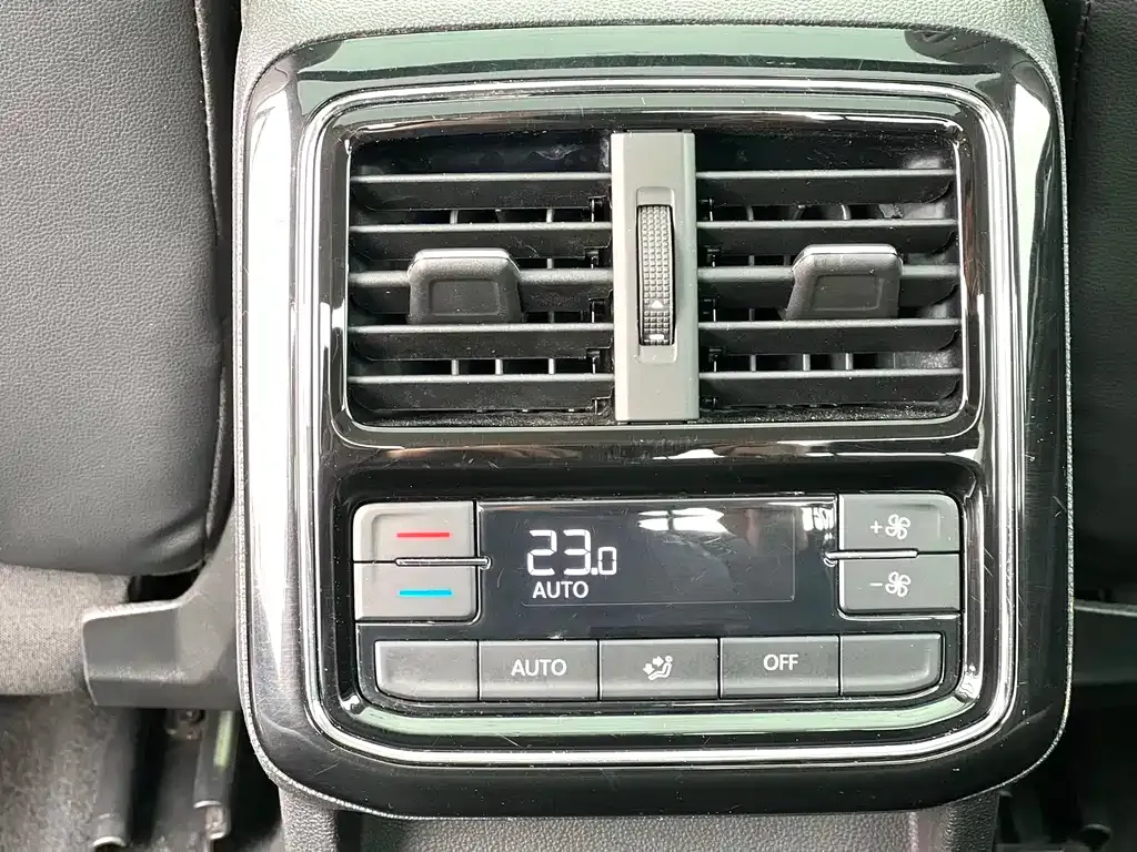 Volkswagen Passat — фото 8