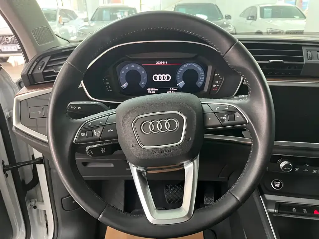 Audi Q3 — фото 6