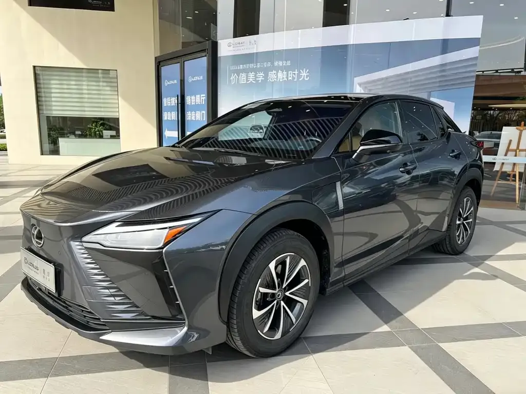 Lexus RZ