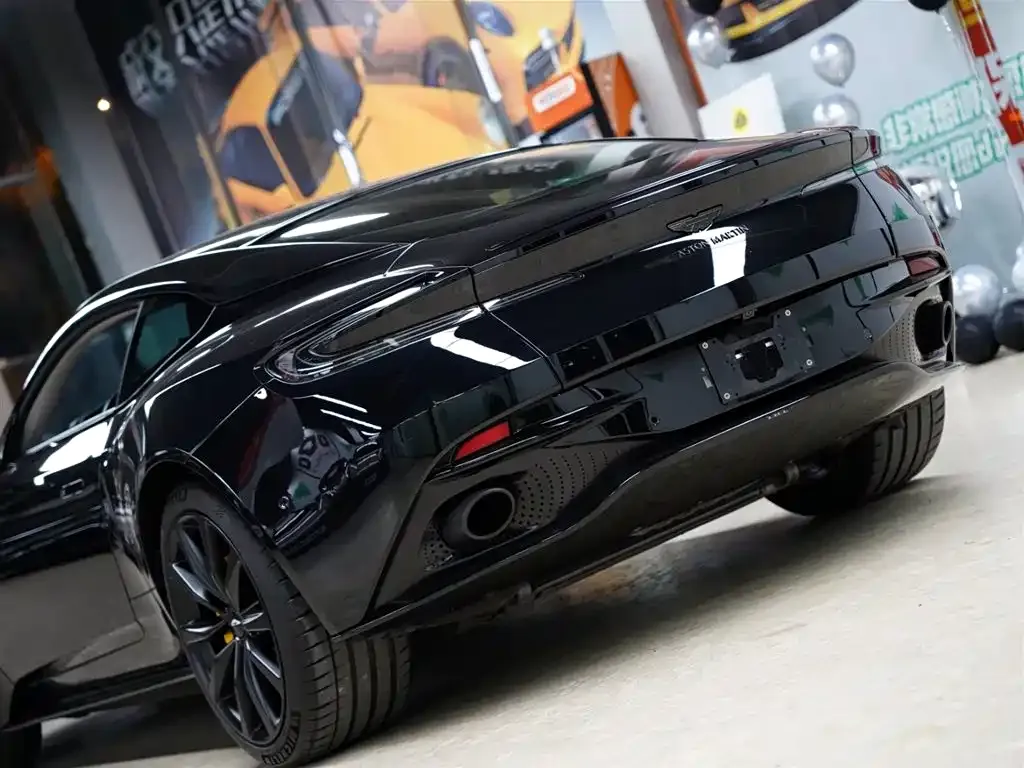 Aston Martin DB11 2021 из CN, фото 9