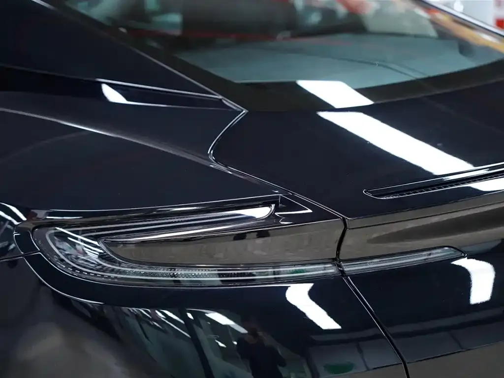 Aston Martin DB11 2021 из CN, фото 2