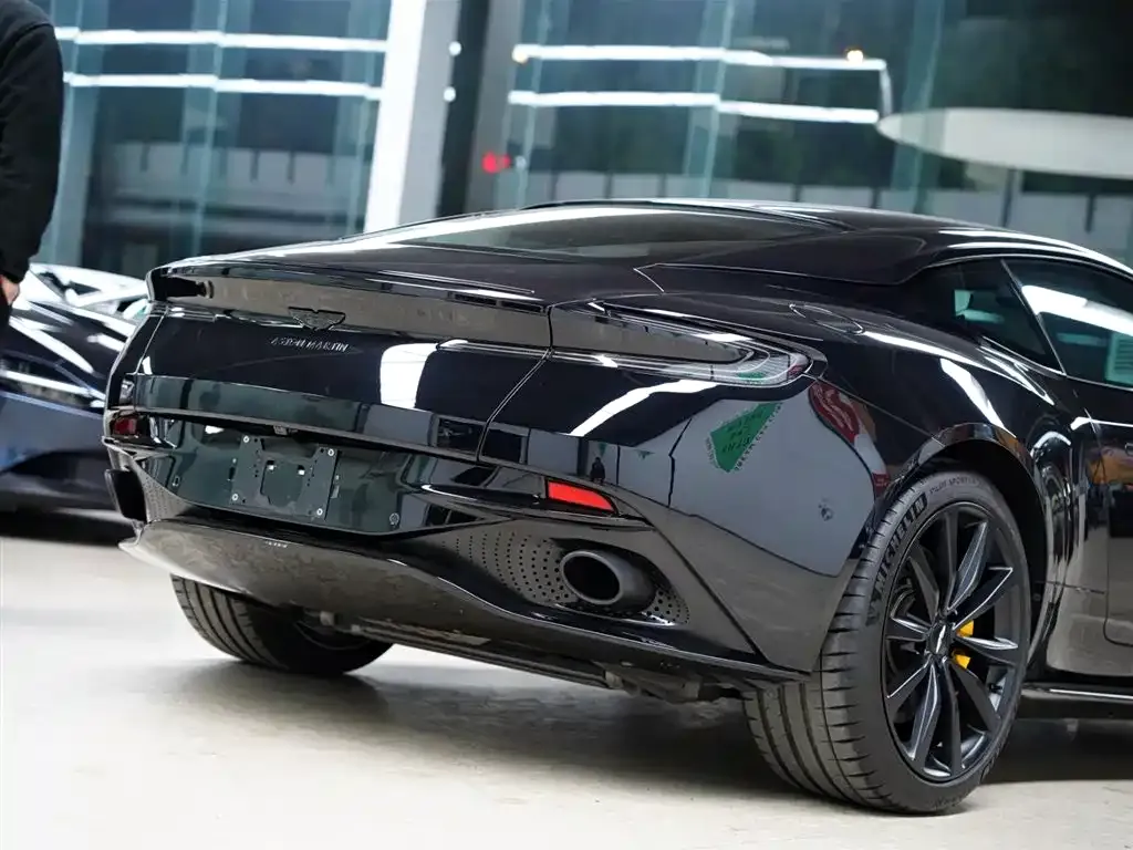 Aston Martin DB11 2021 из CN, фото 5