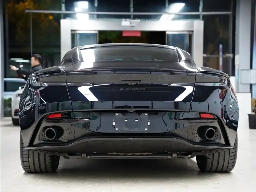 Aston Martin DB11 2021 из CN, фото 8
