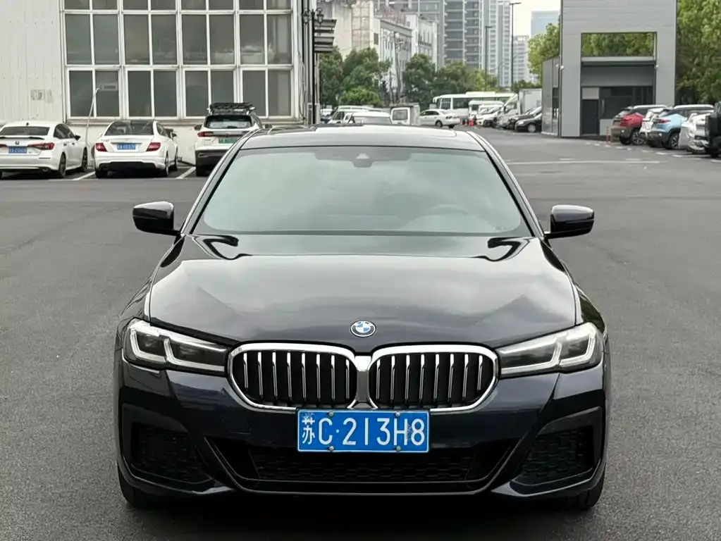 BMW 5 Series — фото 2