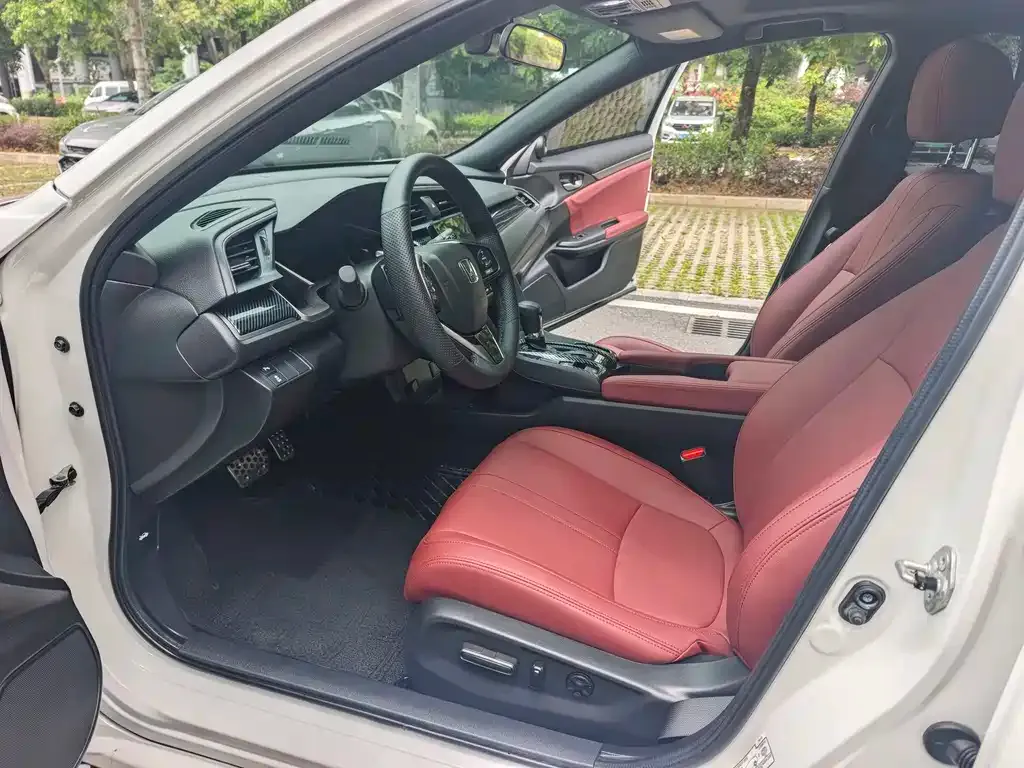Honda Civic — фото 7