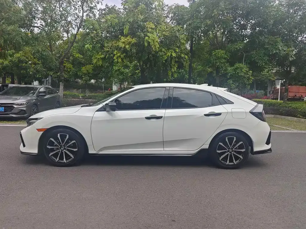 Honda Civic — фото 10