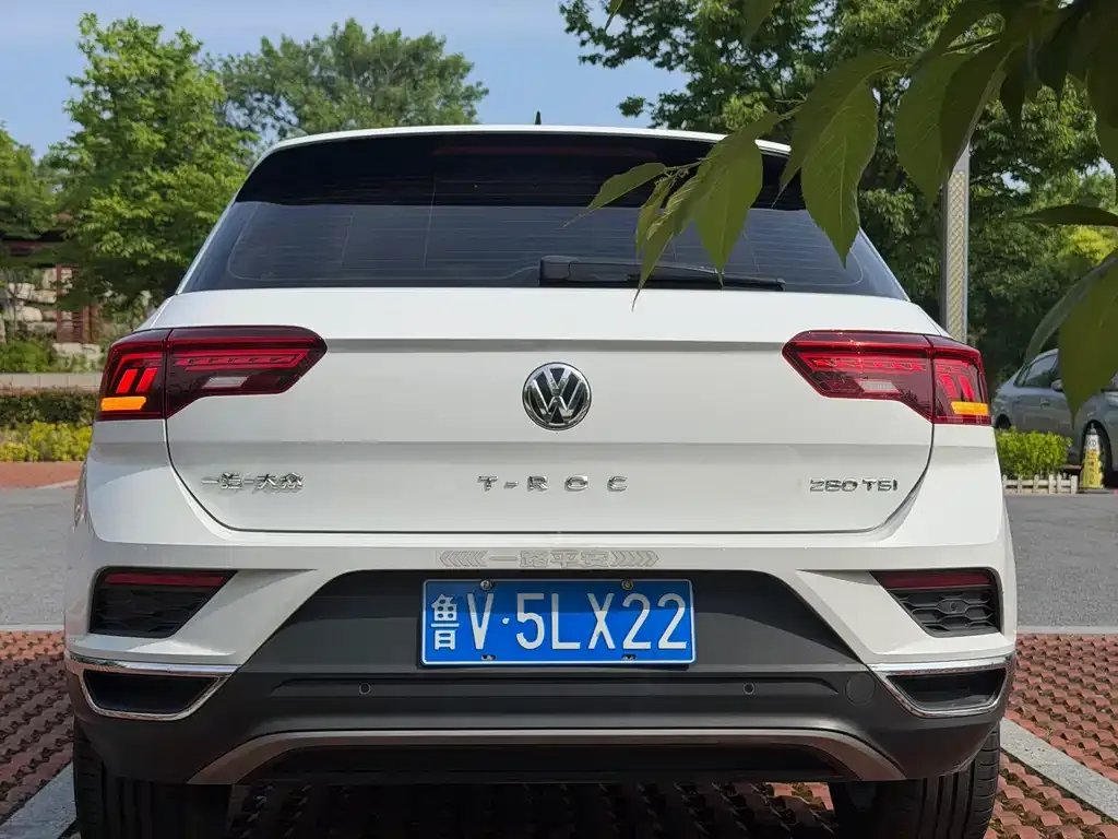 Volkswagen T-Roc — фото 5