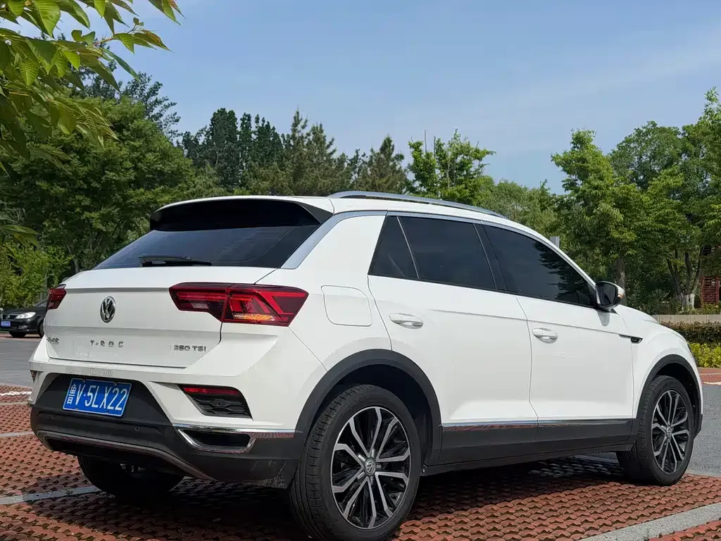 Volkswagen T-Roc — фото 4