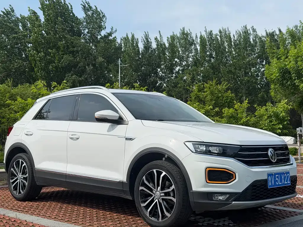 Volkswagen T-Roc — фото 9
