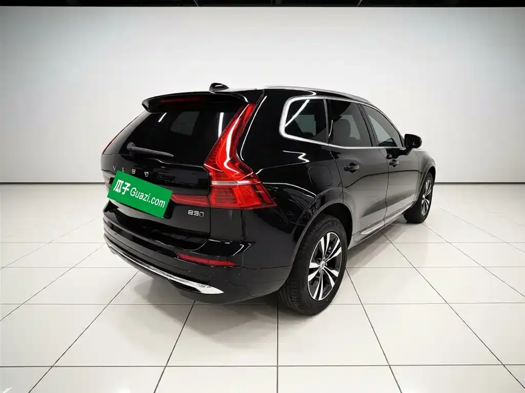 Volvo XC60 — фото 10