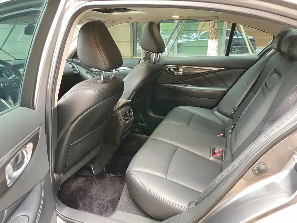 Infiniti Q50L 2021 из CN, фото 5
