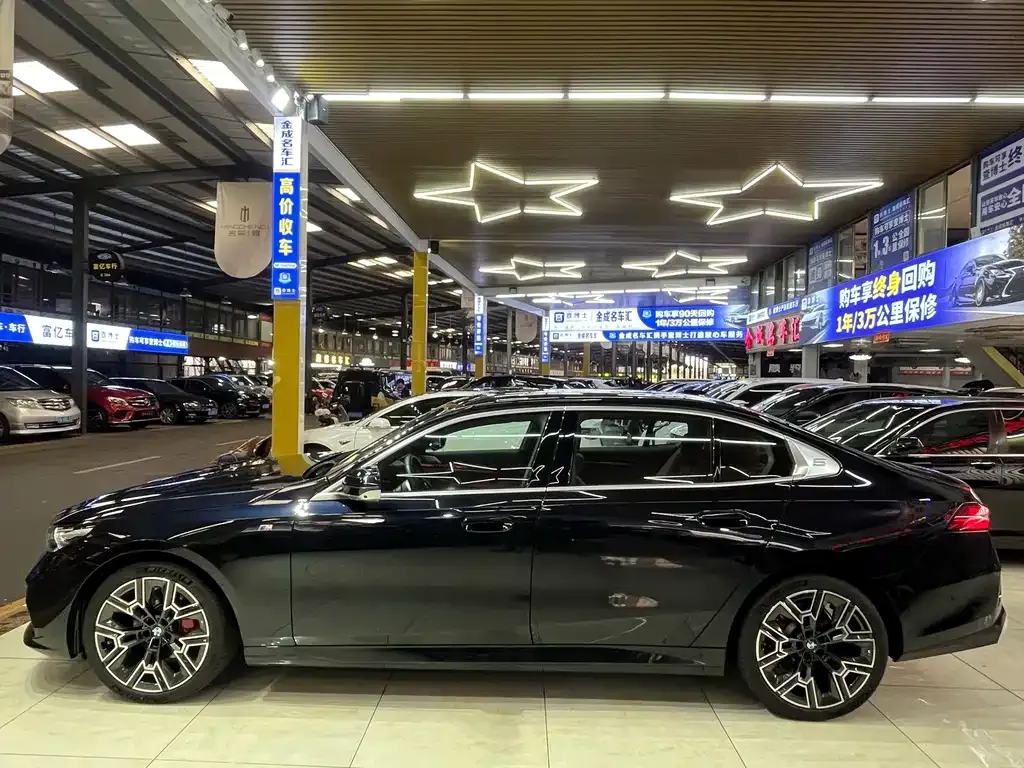 BMW 5 Series — фото 4
