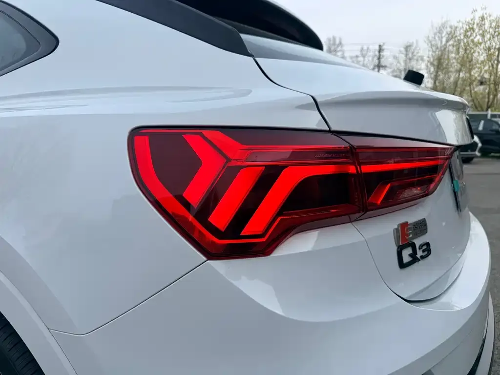 Audi Q3 Sportback 2024 из CN, фото 5