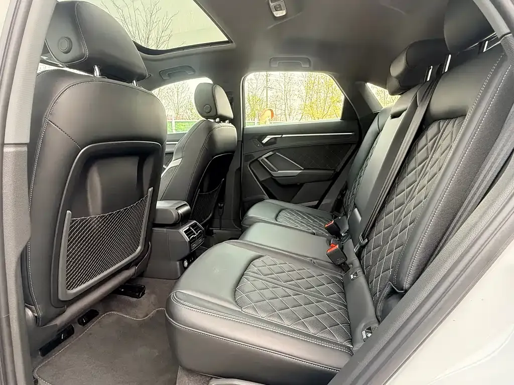 Audi Q3 Sportback 2024 из CN, фото 2
