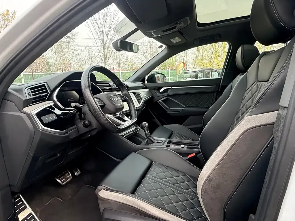 Audi Q3 Sportback 2024 из CN, фото 6
