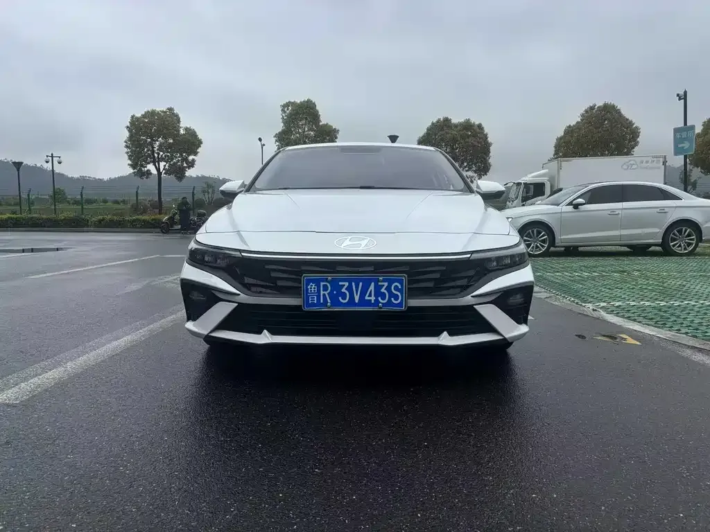 Hyundai Elantra 2025 из CN, фото 4