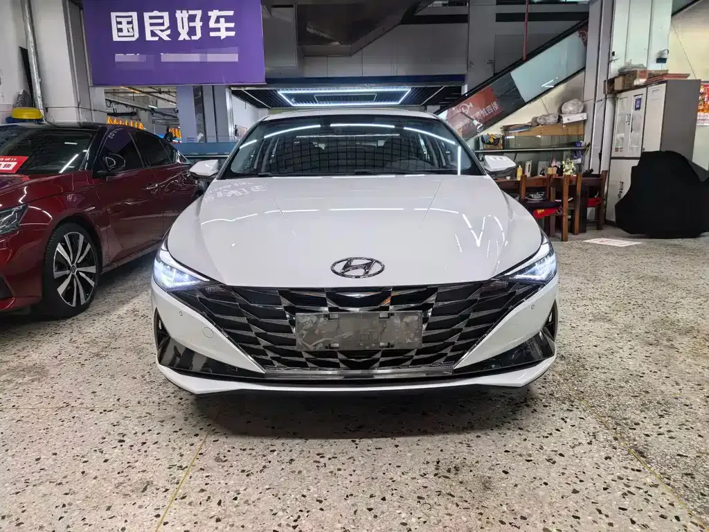 Hyundai Elantra — фото 6
