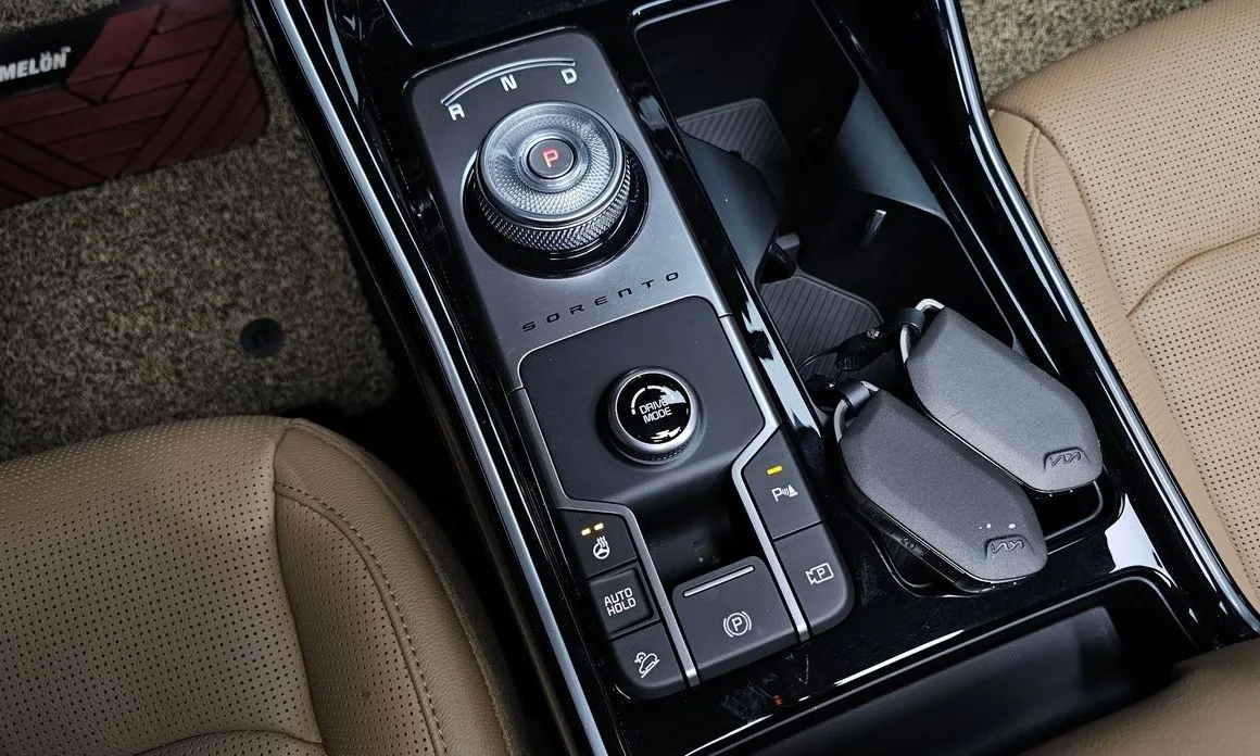 Kia Sorento — фото 10