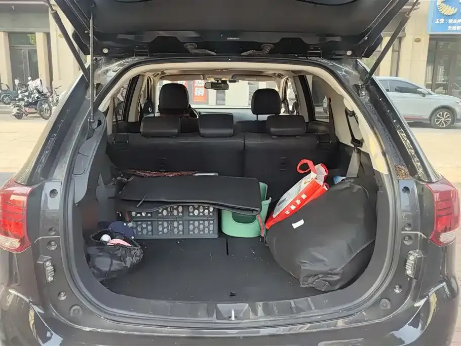 Mitsubishi Outlander — фото 10