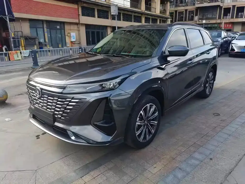 Changan CS75PLUS — фото 1