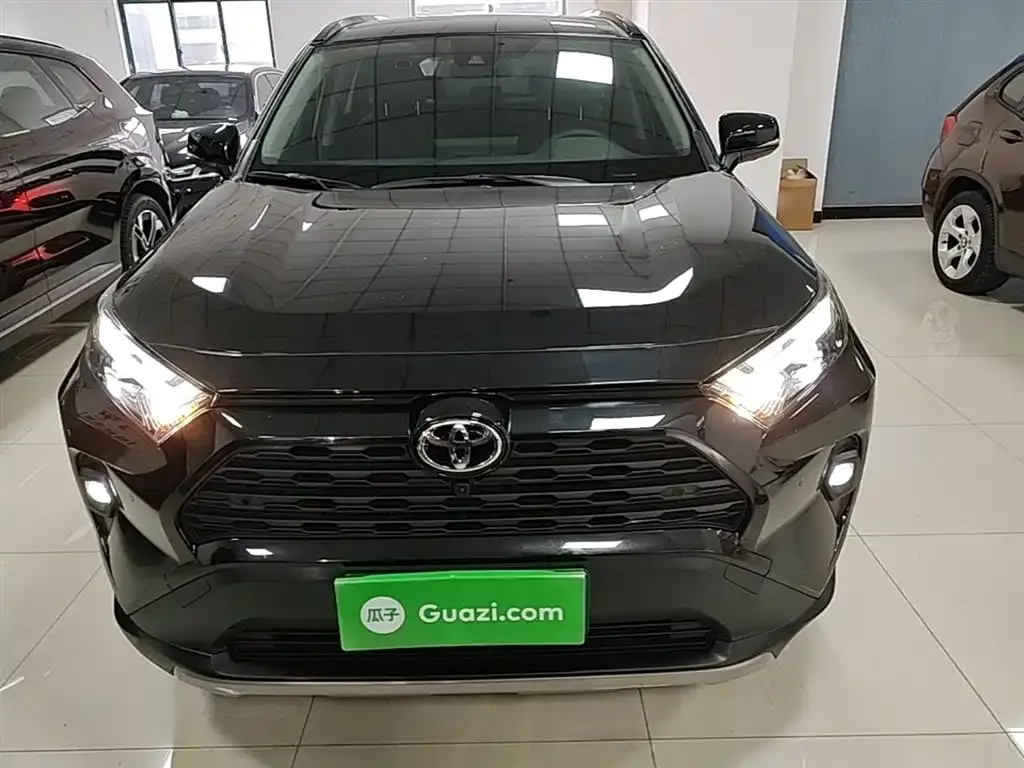 Toyota RAV4 — фото 4