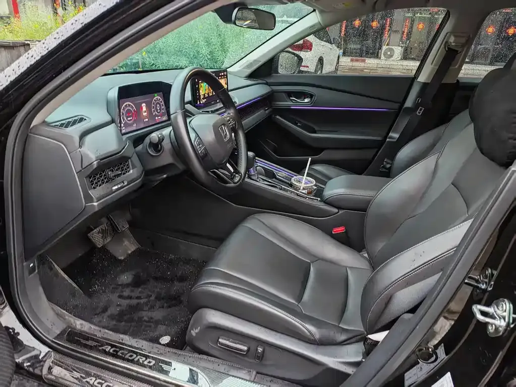Honda Accord — фото 10