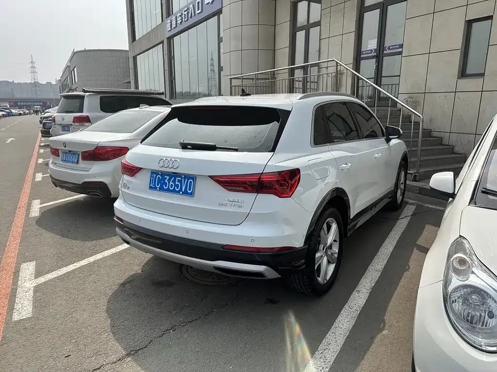 Audi Q3 — фото 10